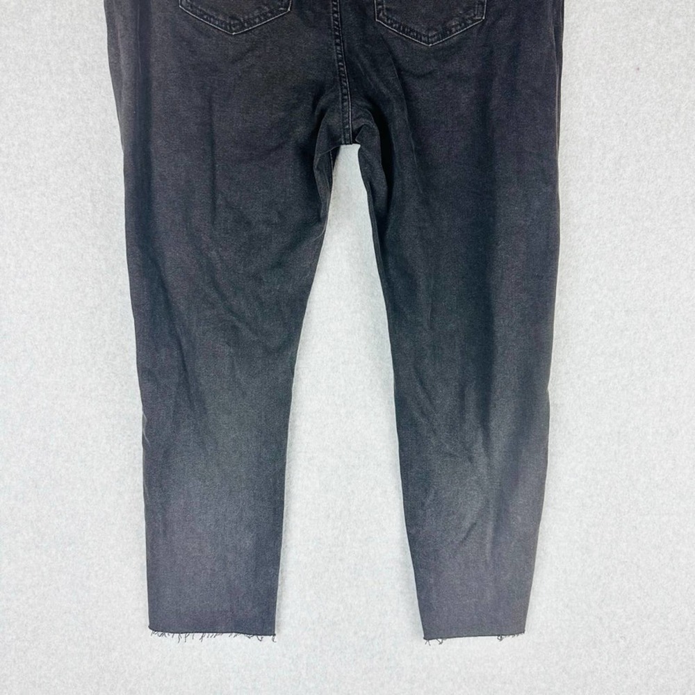 New Cotton On Womans Sz 16 Jeans Curve Taylor Mom Jean Black Distressed NWT - Picture 7 of 7